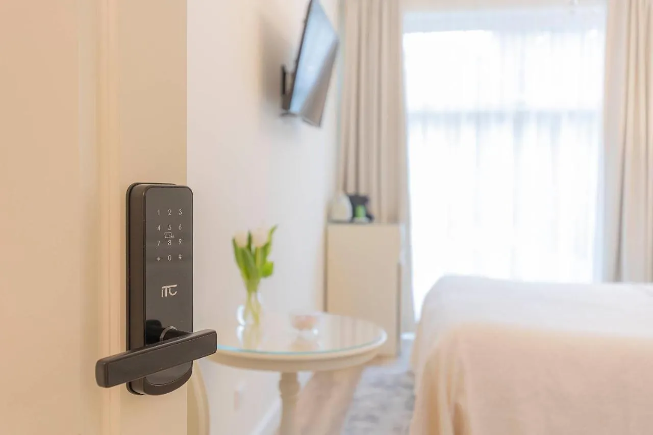 Pensionat Crys: Rooms, Holiday, Business Verona Italien