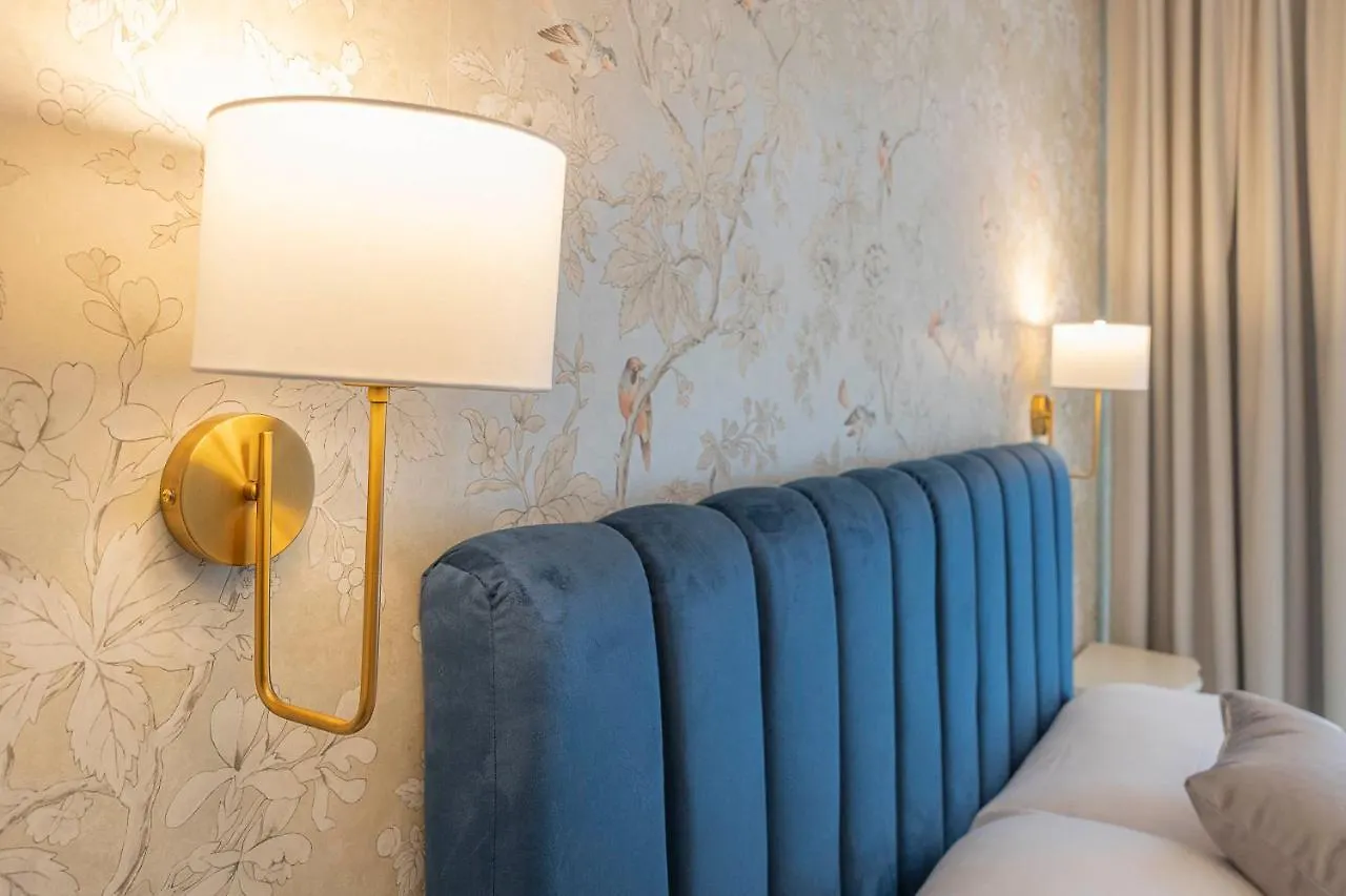 Crys: Rooms, Holiday, Business Verona