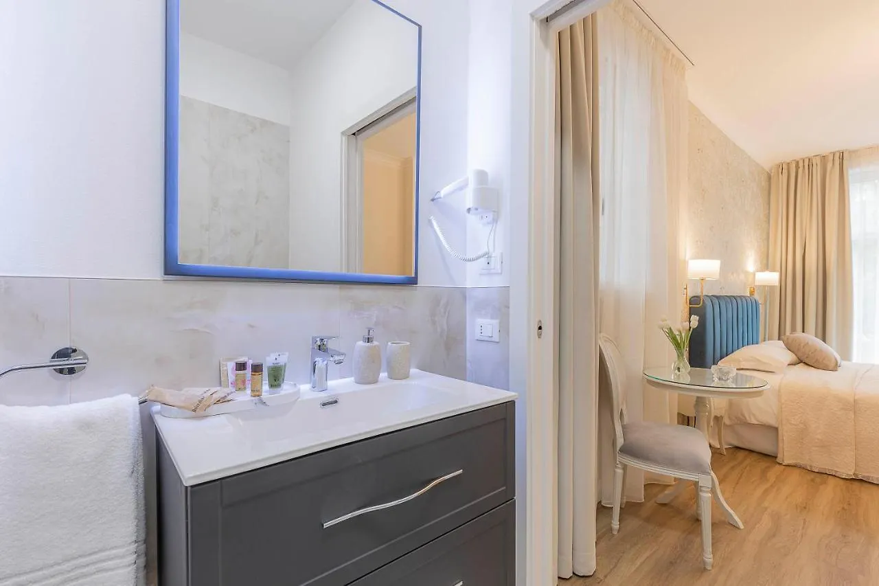Crys: Rooms, Holiday, Business Verona 0*,  Italien
