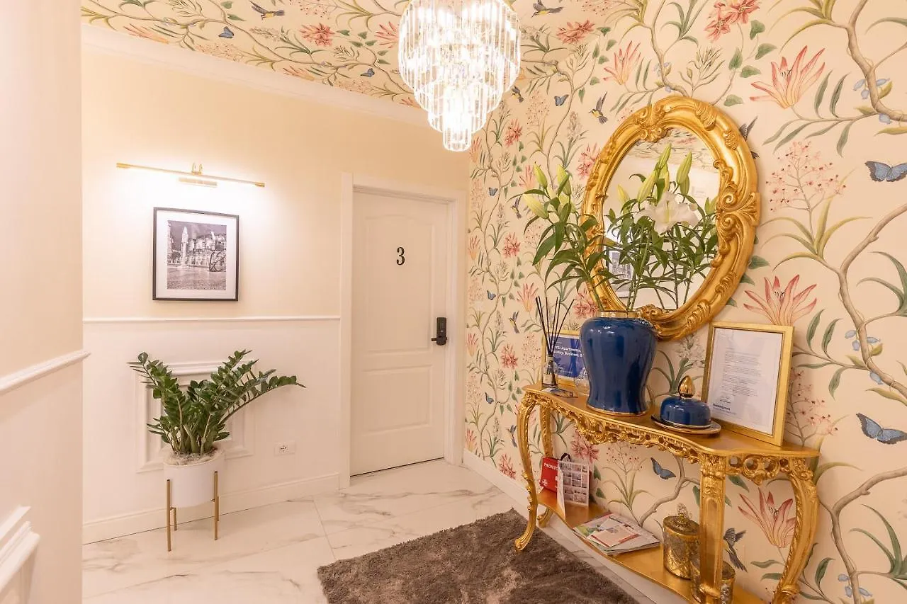 Crys: Rooms, Holiday, Business Верона